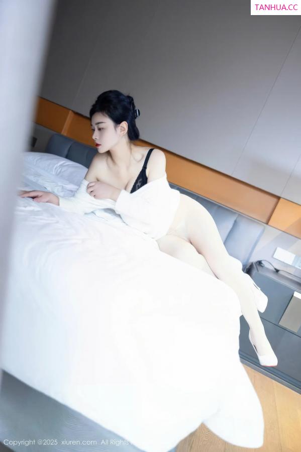   [XiuRen]高清写真图 2025.11.14 No.10986 徐清妍 肉色丝袜第38张图片